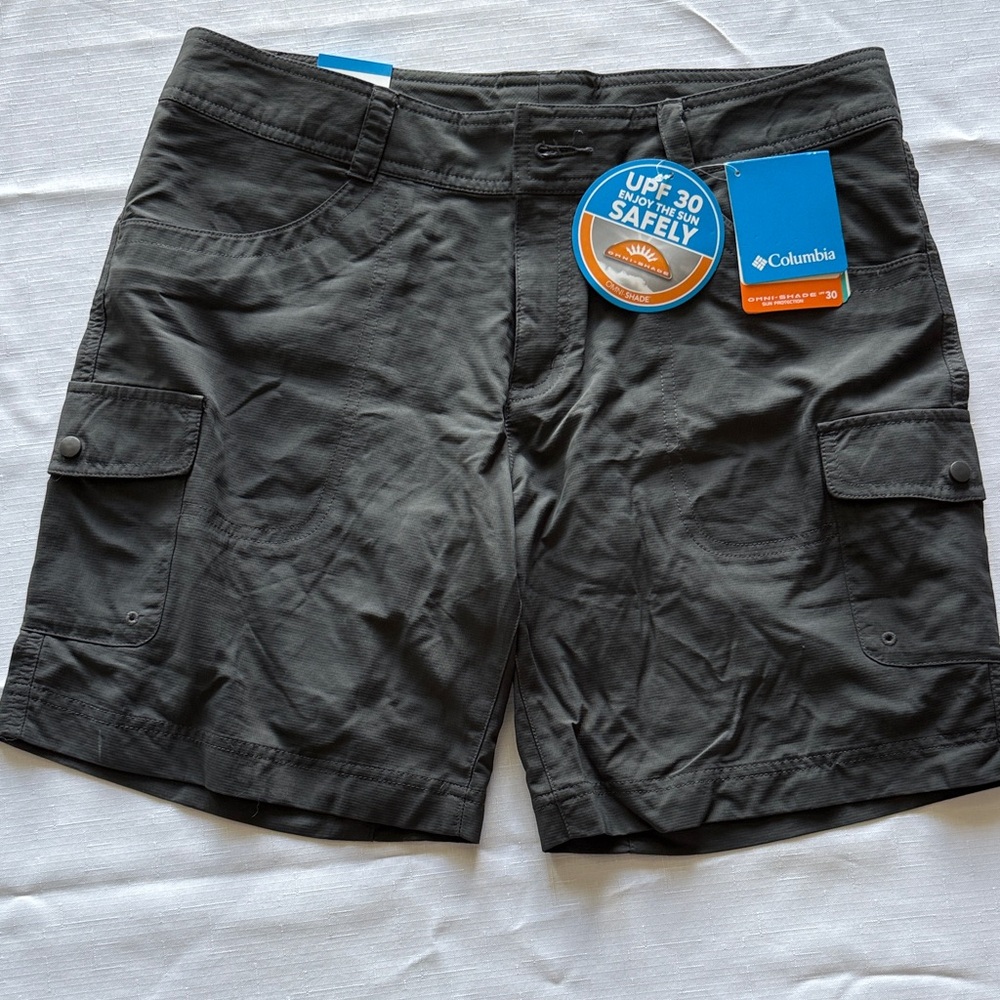 Columbia Cloverdale Shorts Women's Size 12 Black Hiking Outdoor Cargo Shorts